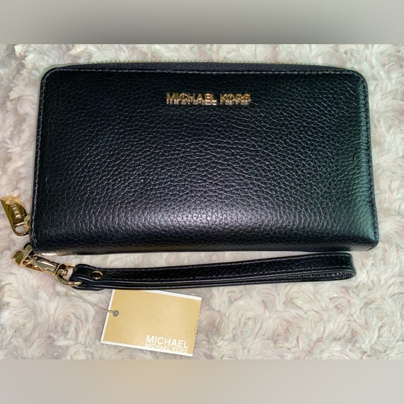 SALE! Michael Kors Large Jet Set Travel Phone Wristlet NEW WITH TAGS - Picture 1 of 16